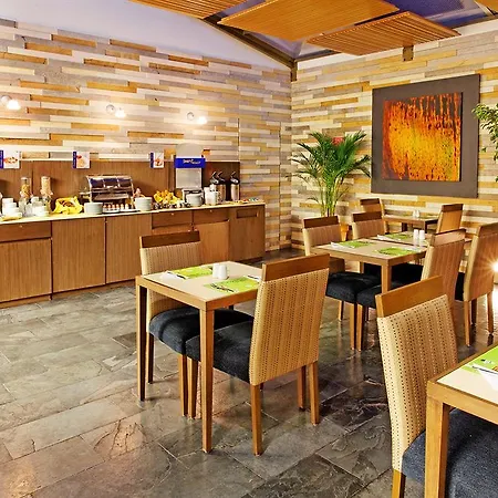 Holiday Inn Express Bogotá - Parque La 93, an IHG Hotel 